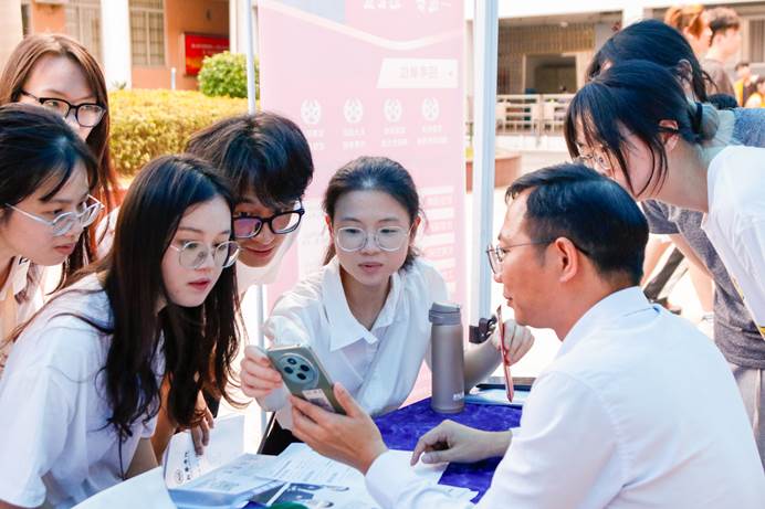 广州校区专场校园招聘会 李姝萱 (2)